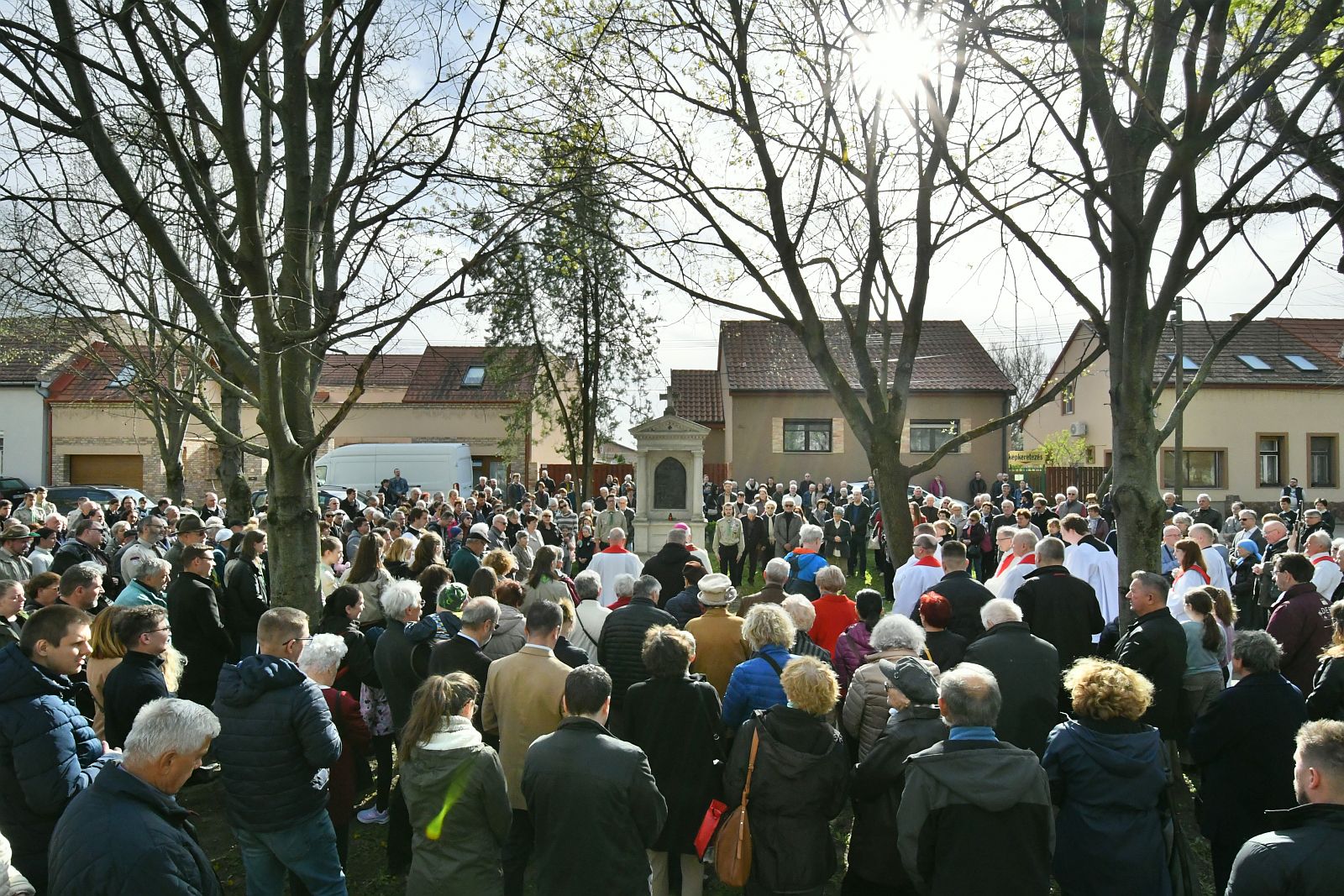 Székesfehérvár város keresztútja Nagypénteken a palotavárosi kálváriánál